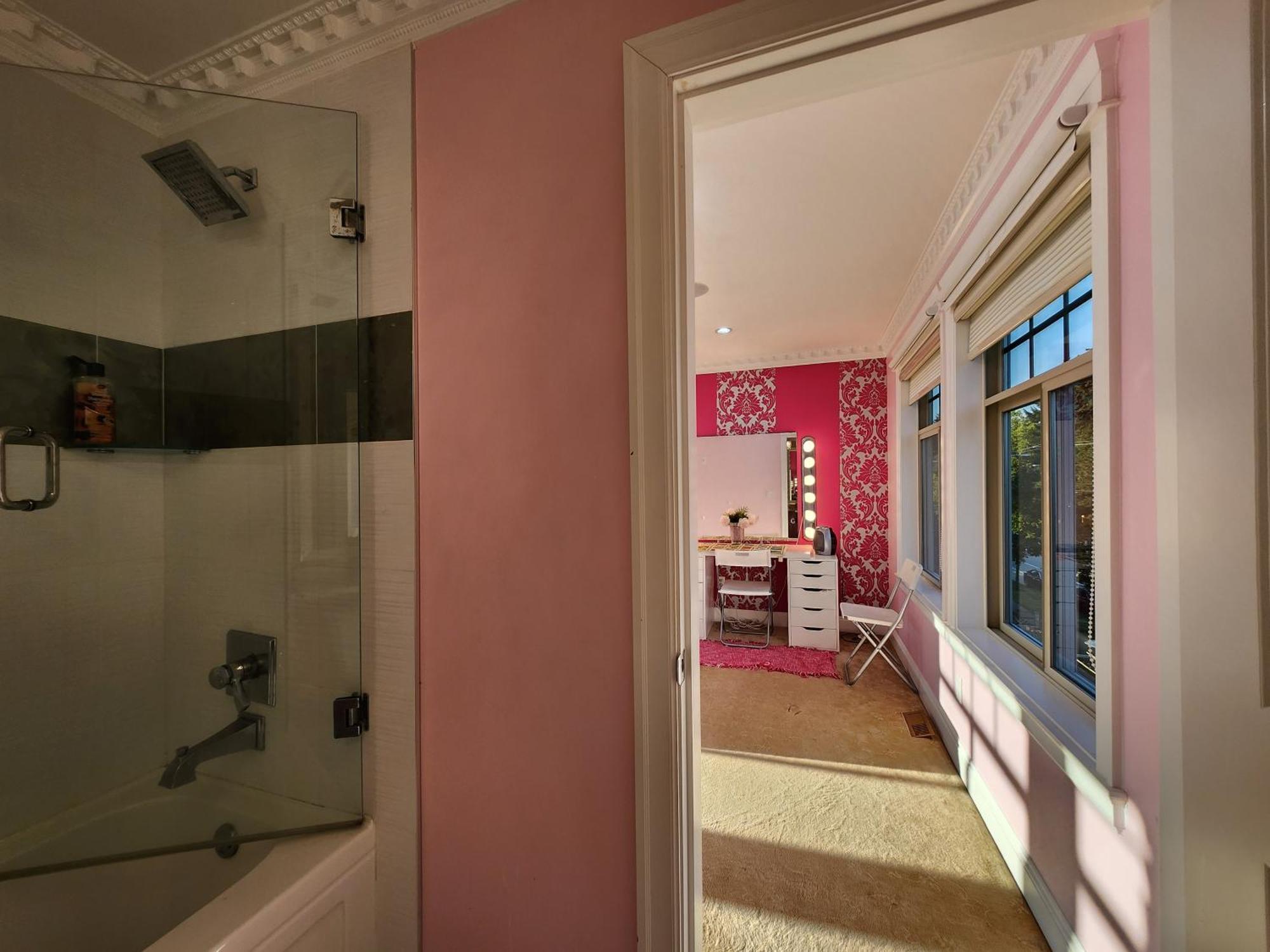 Empress Madani Palace Hotel Surrey Eksteriør billede