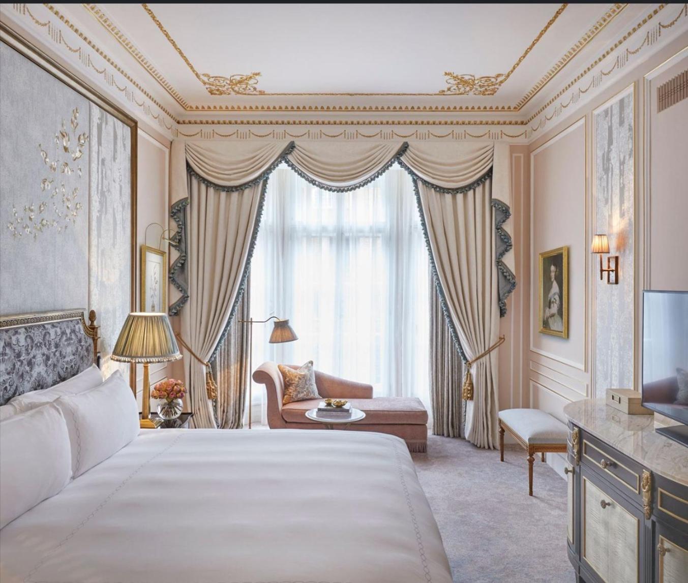 Empress Madani Palace Hotel Surrey Eksteriør billede