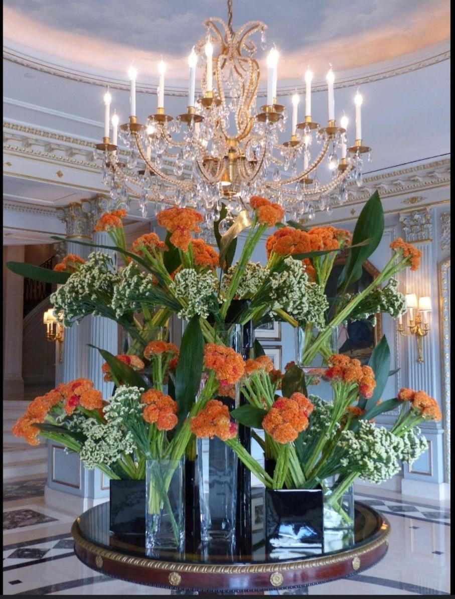 Empress Madani Palace Hotel Surrey Eksteriør billede