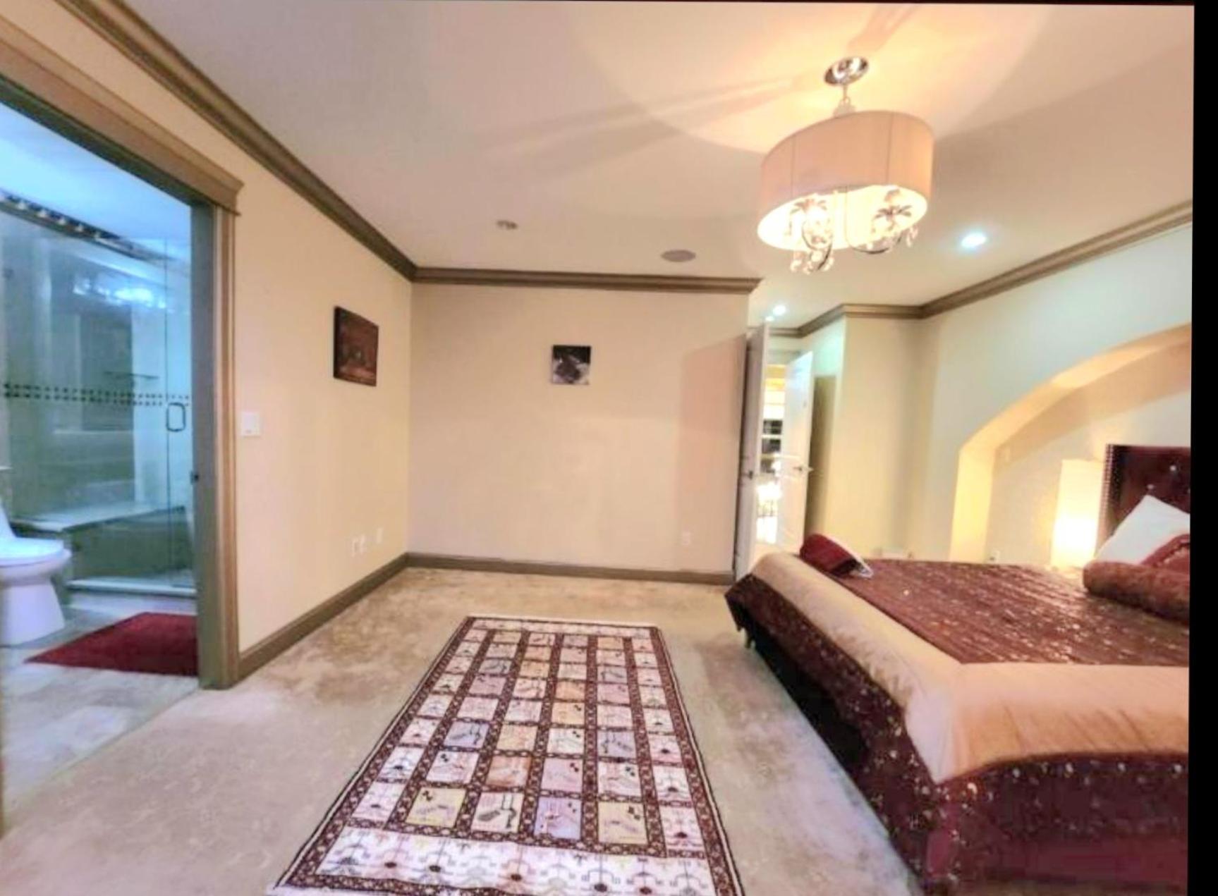 Empress Madani Palace Hotel Surrey Eksteriør billede