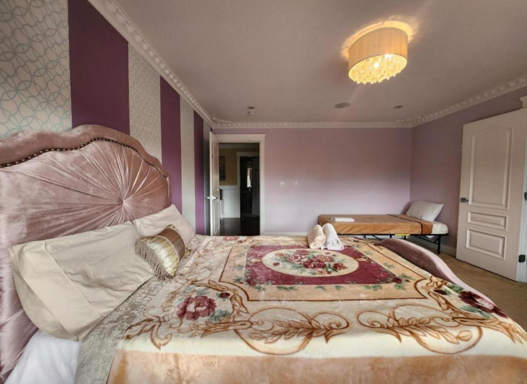Empress Madani Palace Hotel Surrey Eksteriør billede