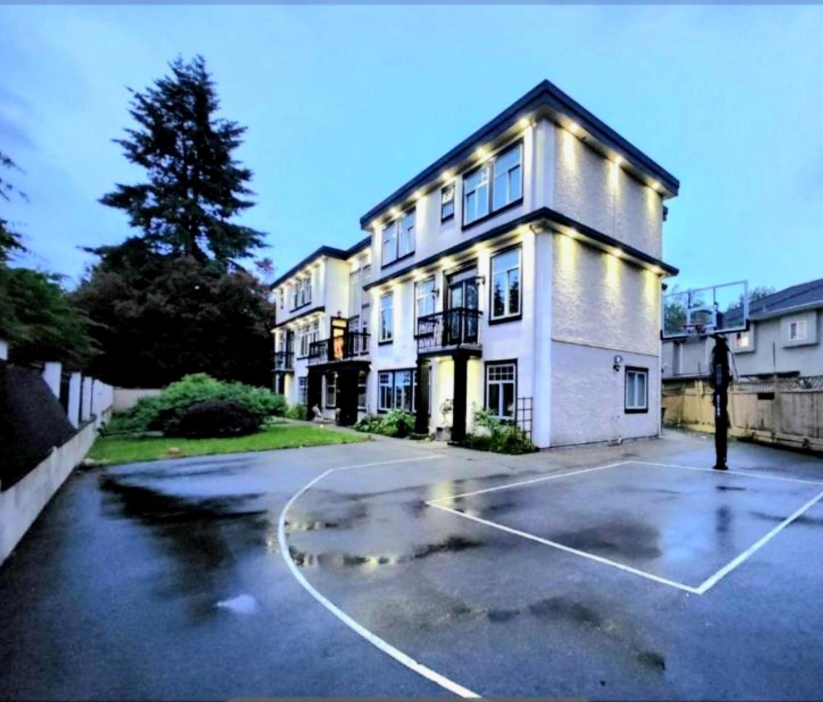 Empress Madani Palace Hotel Surrey Eksteriør billede